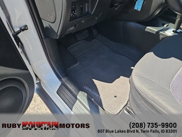 Used 2003 Mitsubishi Outlander XLS FWD image 11