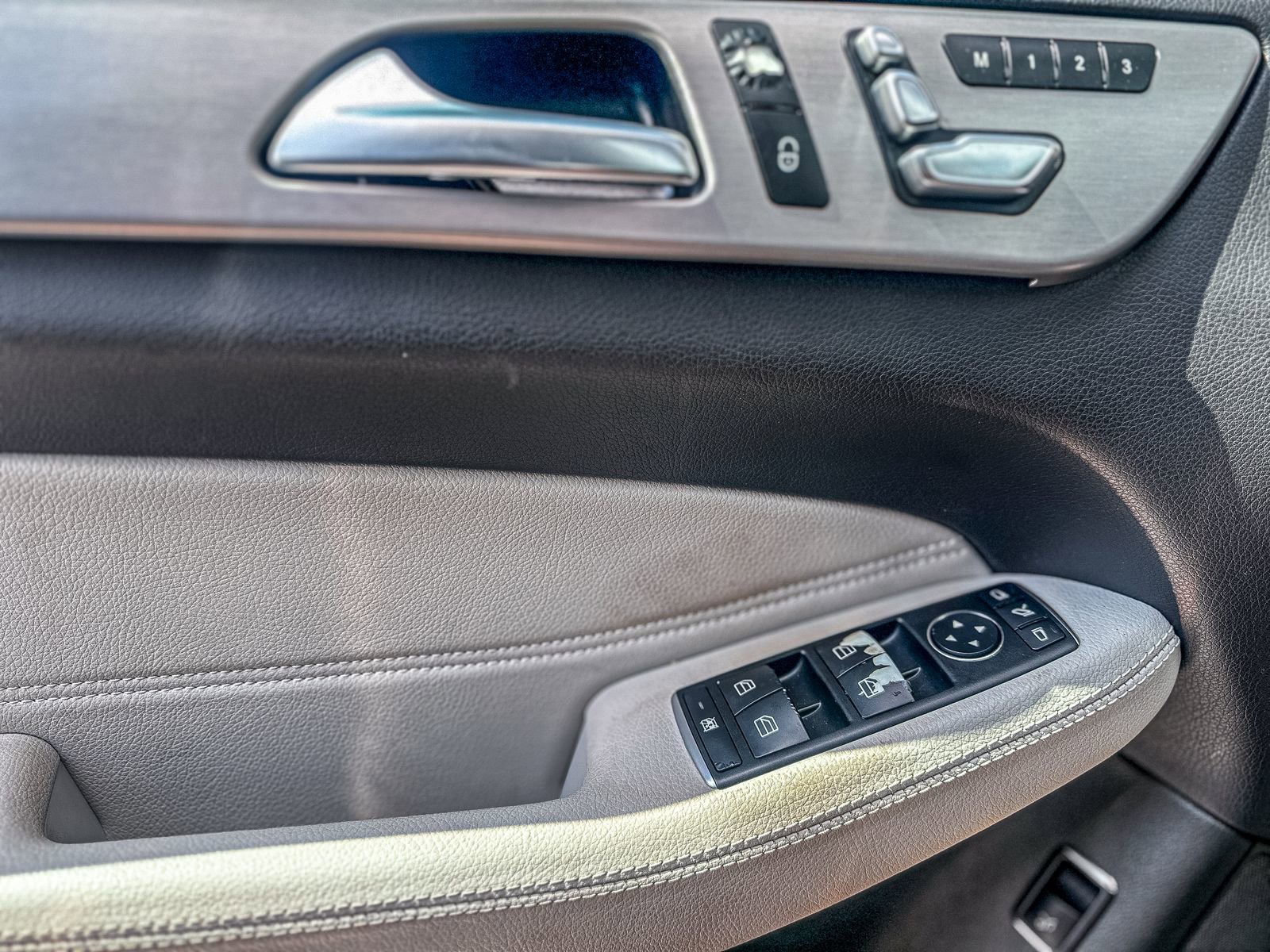 Used 2018 Mercedes-Benz GLE 350 w/ Premium 2 Package image 21