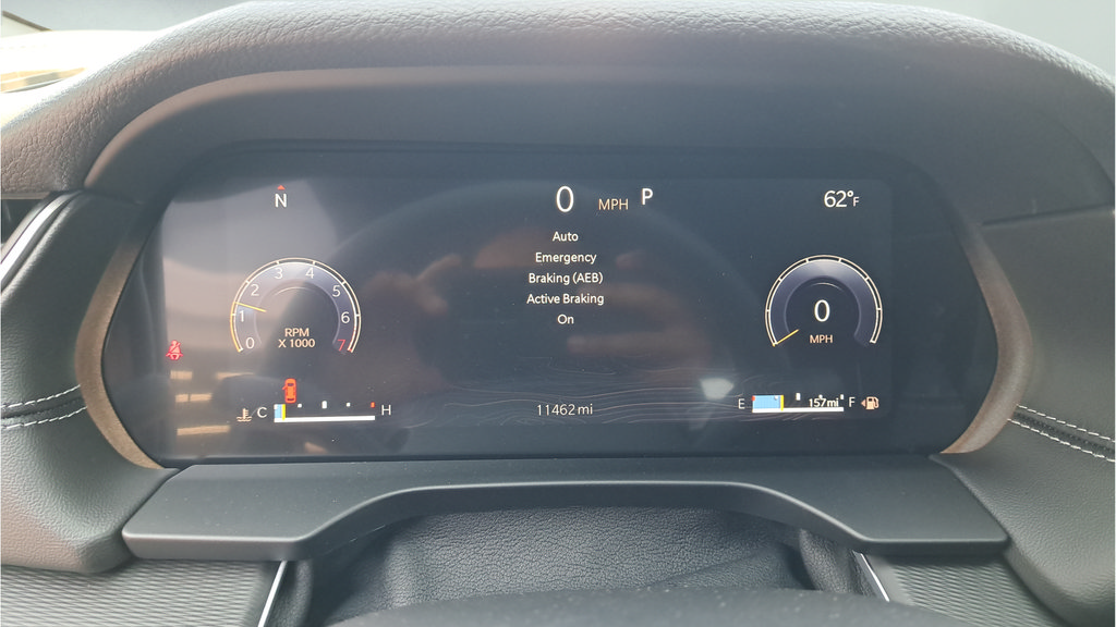 Used 2025 Jeep Grand Cherokee Laredo AWD/4WD image 19