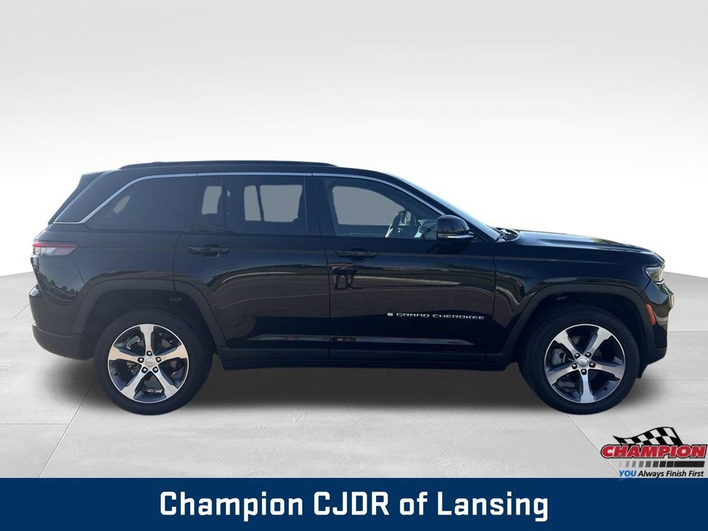 Used 2024 Jeep Grand Cherokee Limited AWD/4WD image 8