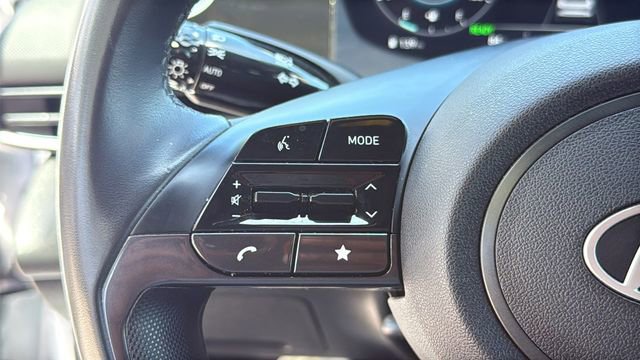 Used 2025 Hyundai Elantra SEL FWD image 19