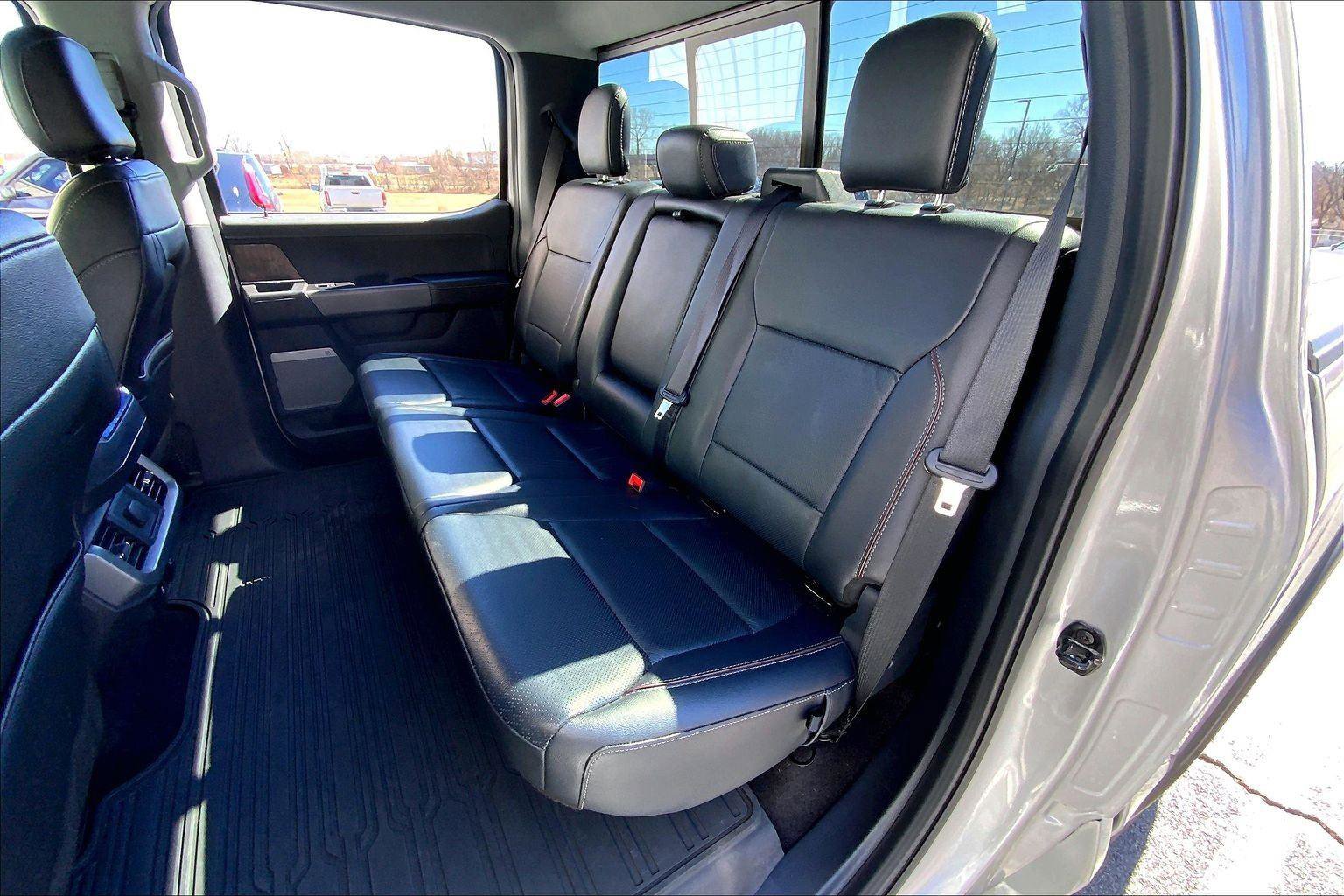 Used 2022 Ford F150 Lariat image 24