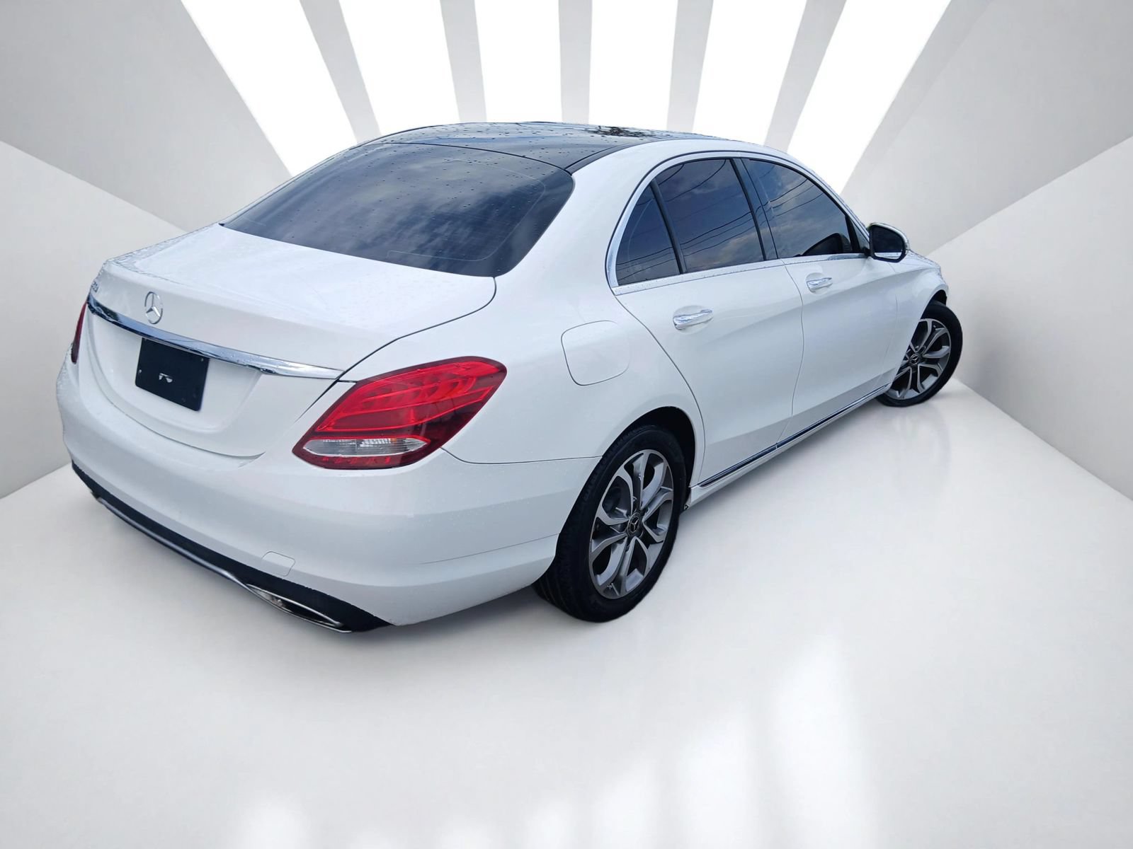 Used 2017 Mercedes-Benz C 300 Sedan image 4