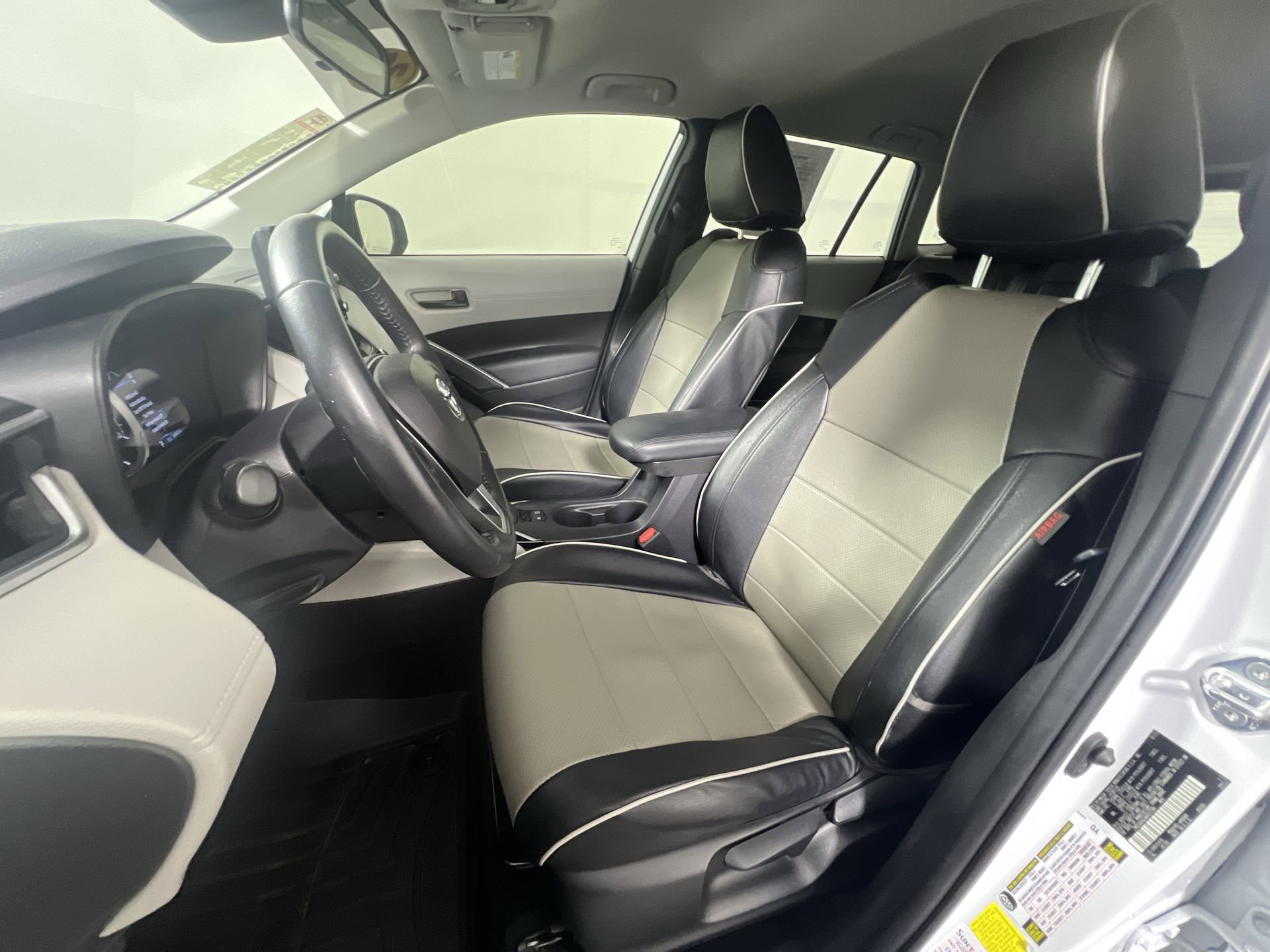 Used 2022 Toyota Corolla Cross LE FWD image 14