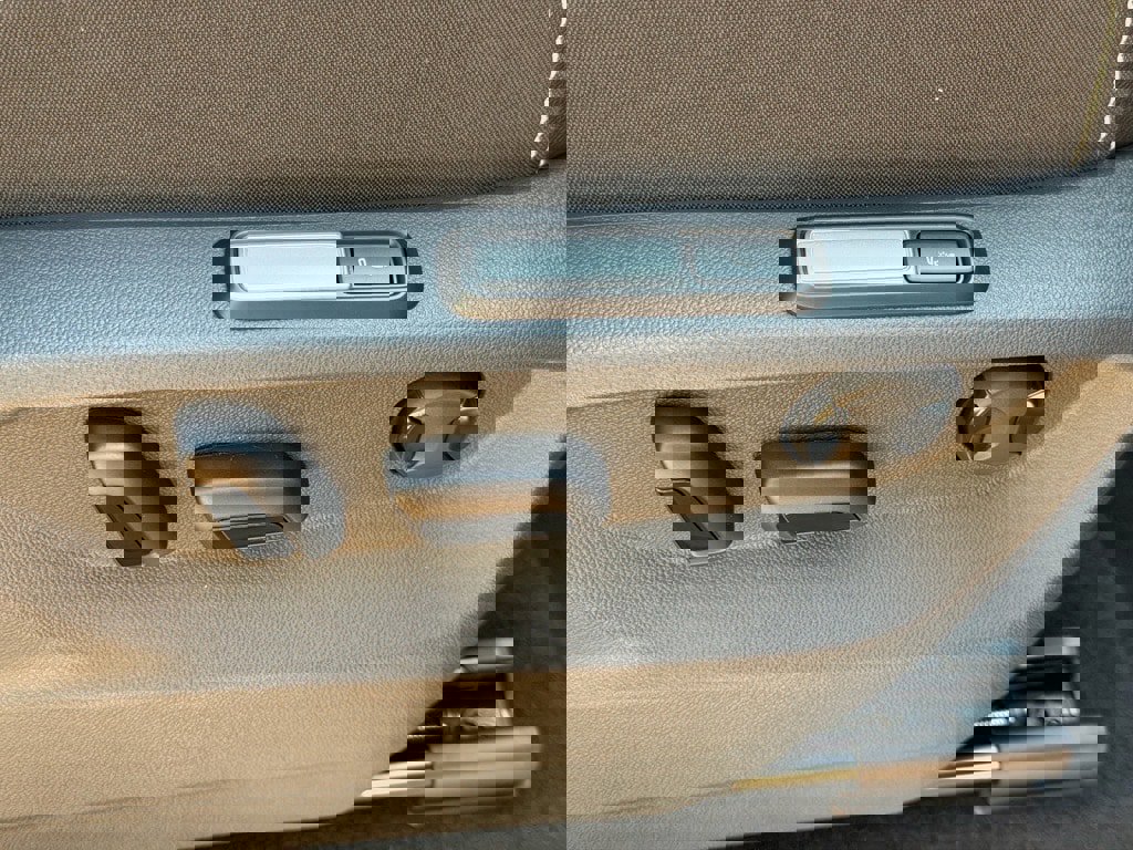 New 2026 Volkswagen Atlas Cross Sport SEL Premium R-Line image 13