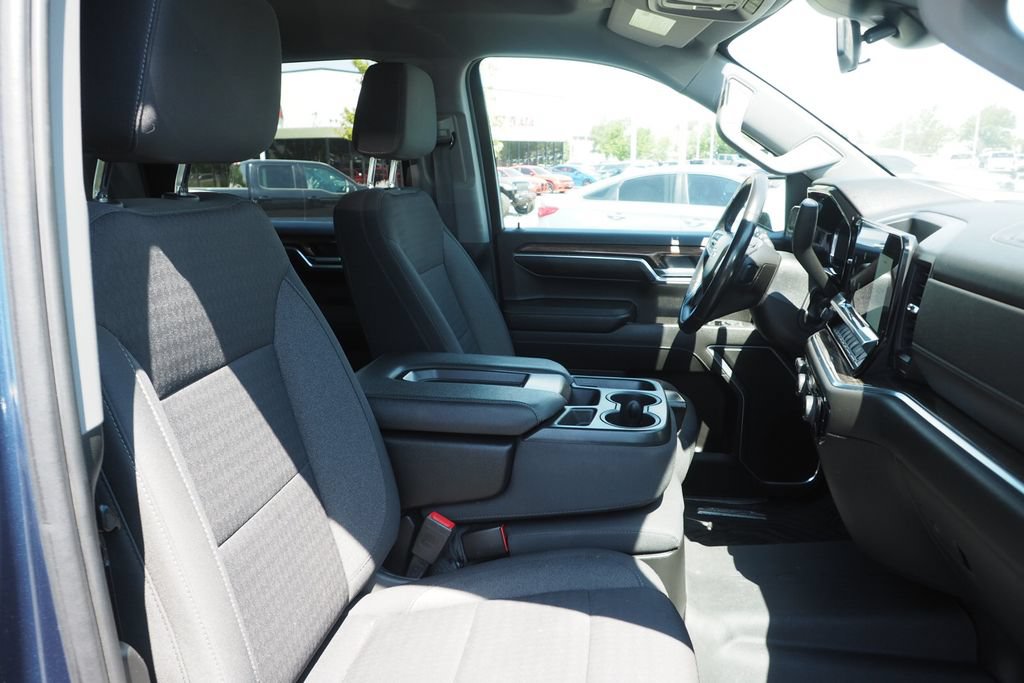 Used 2022 Chevrolet Silverado 1500 RST AWD/4WD image 20