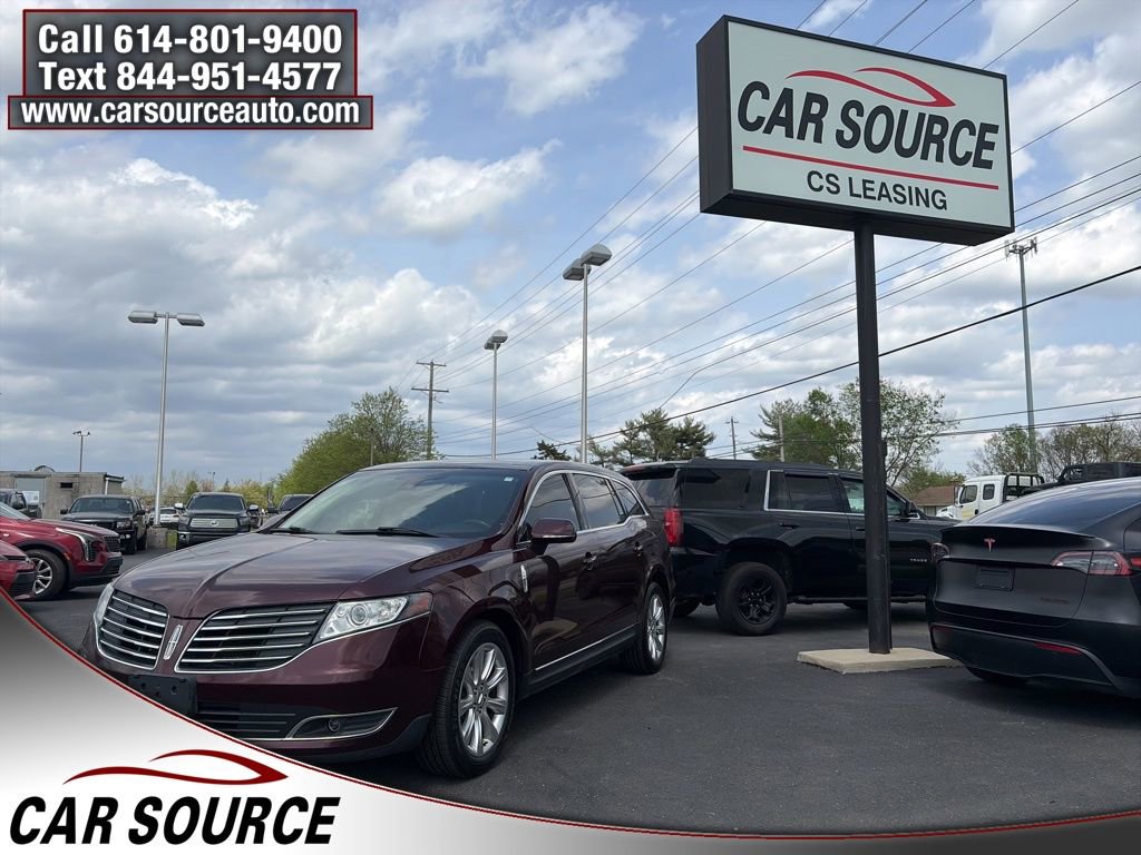Used 2017 Lincoln MKT AWD image 1