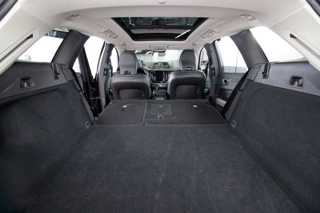 Used 2025 Volvo XC60 B5 Plus image 34