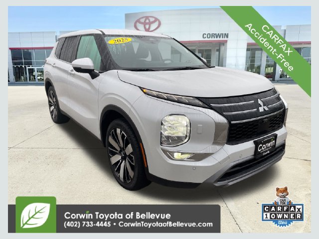 Used 2025 Mitsubishi Outlander SE