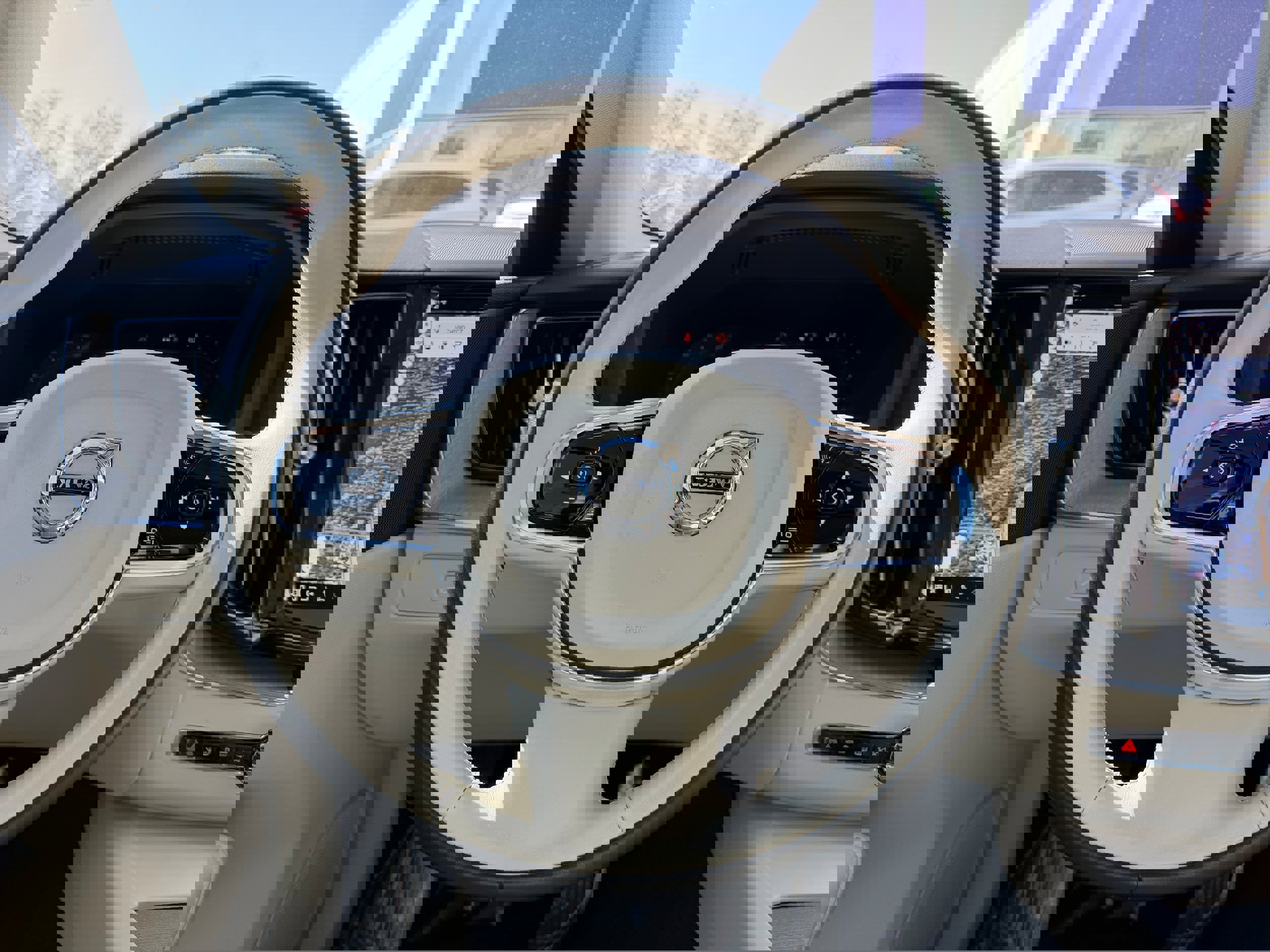 Certified 2024 Volvo XC60 B5 Plus image 17