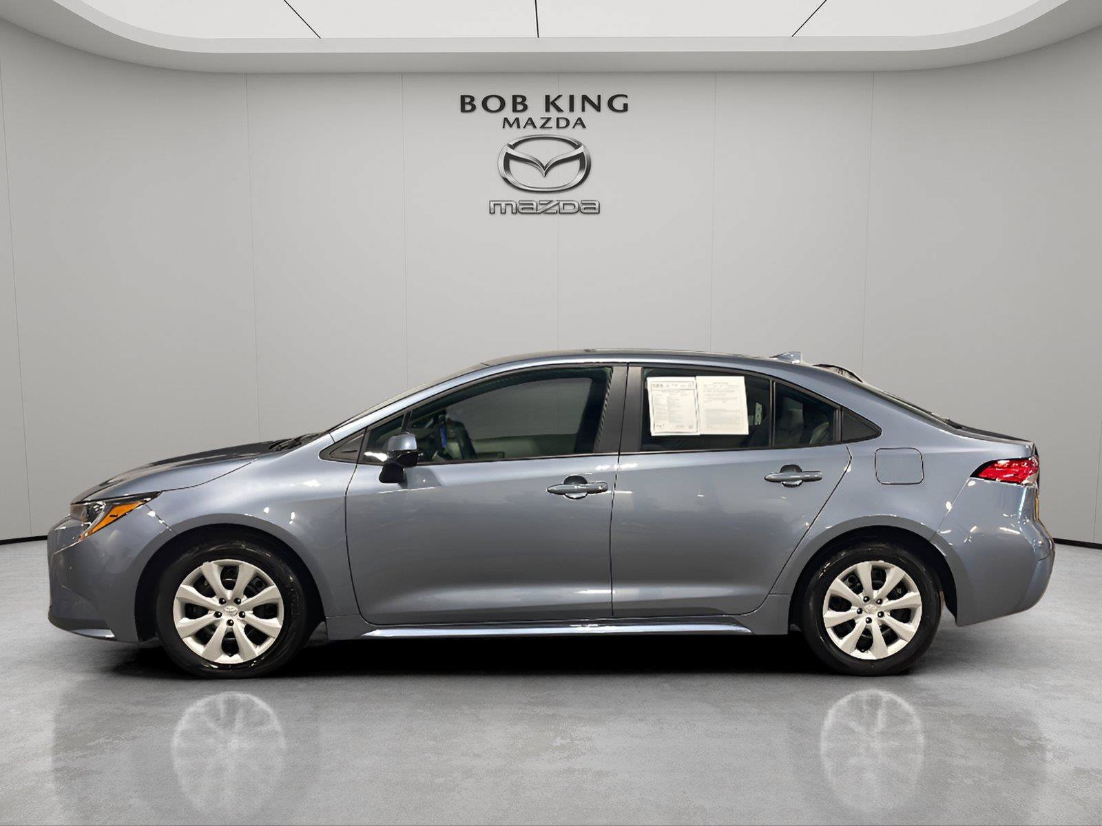 Used 2024 Toyota Corolla LE FWD image 2