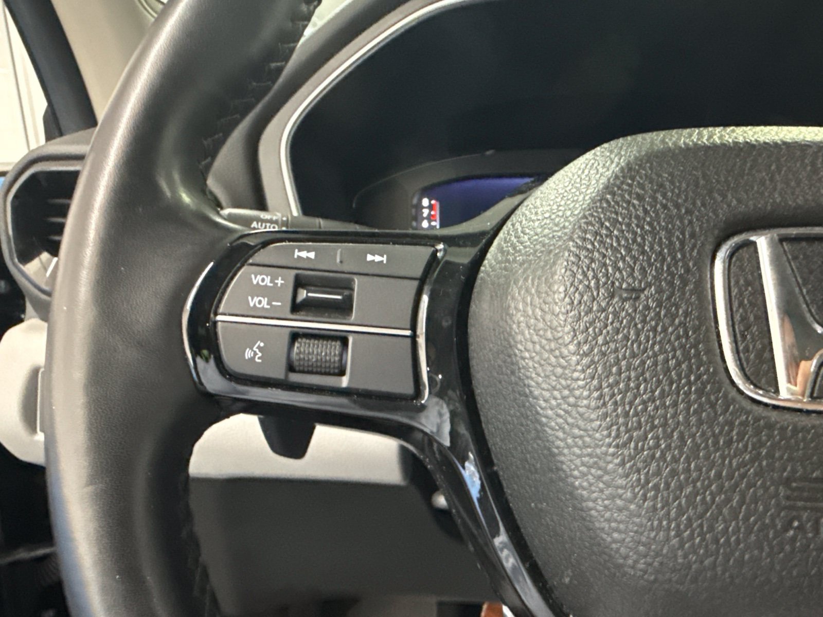 Certified 2025 Honda Pilot Elite image 19