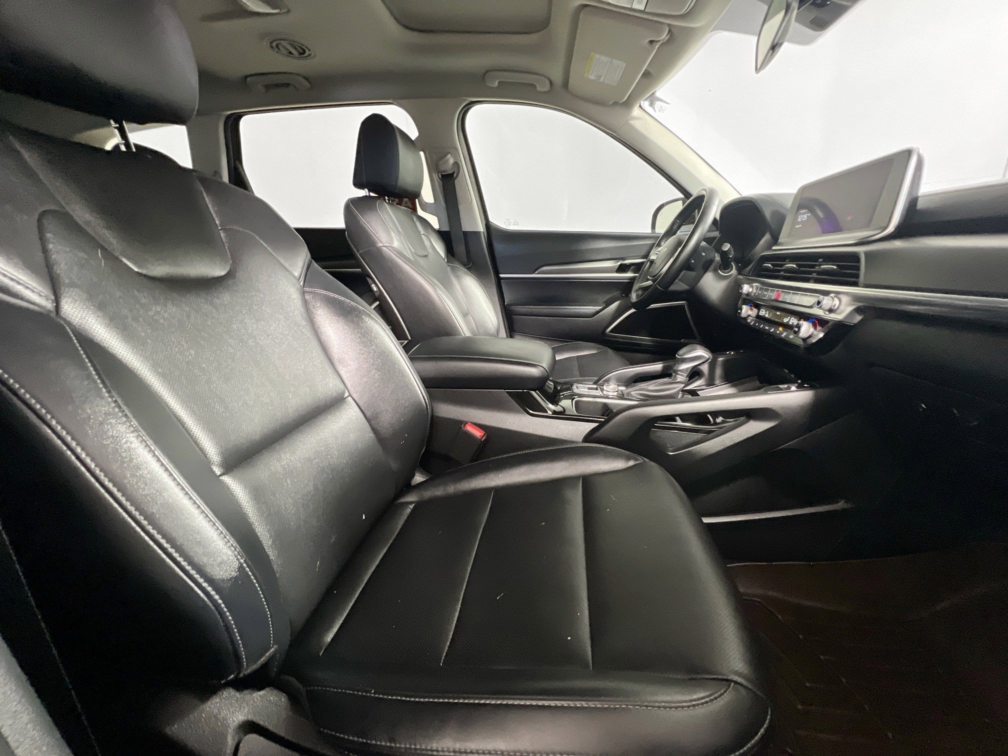 Used 2022 Kia Telluride S FWD image 31