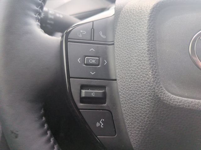 Used 2023 Toyota Prius XLE FWD image 19