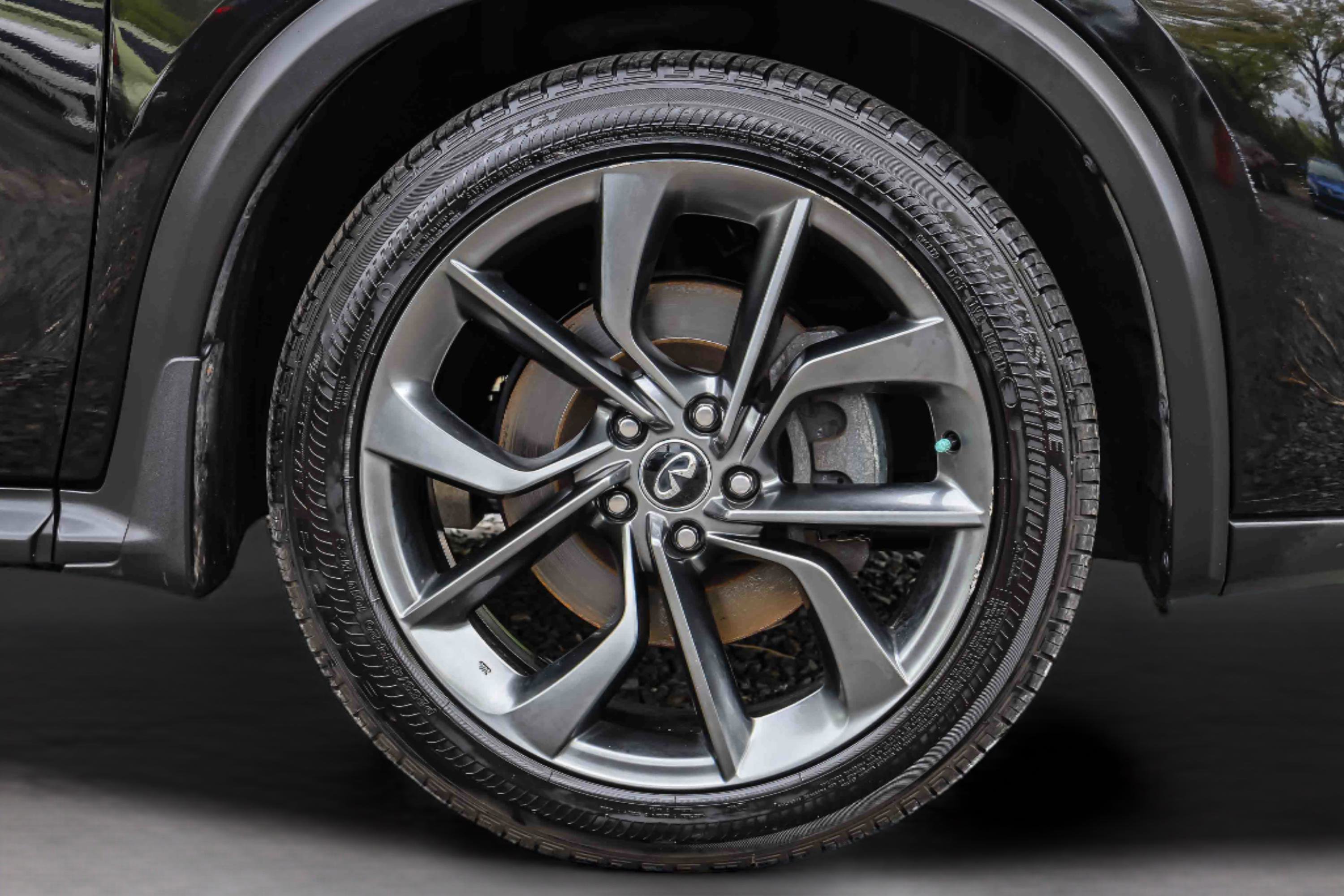 Used 2019 INFINITI QX50 Essential w/ Sensory Package AWD/4WD image 30