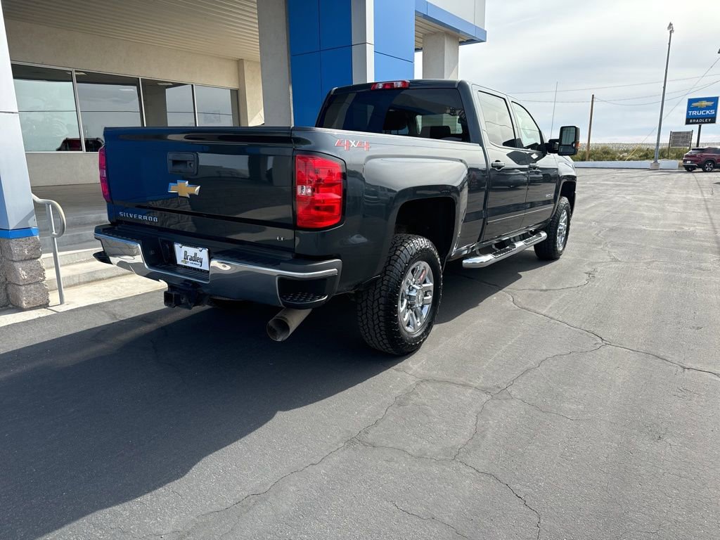 Used 2018 Chevrolet Silverado 2500 LT w/ LT Convenience Package image 3