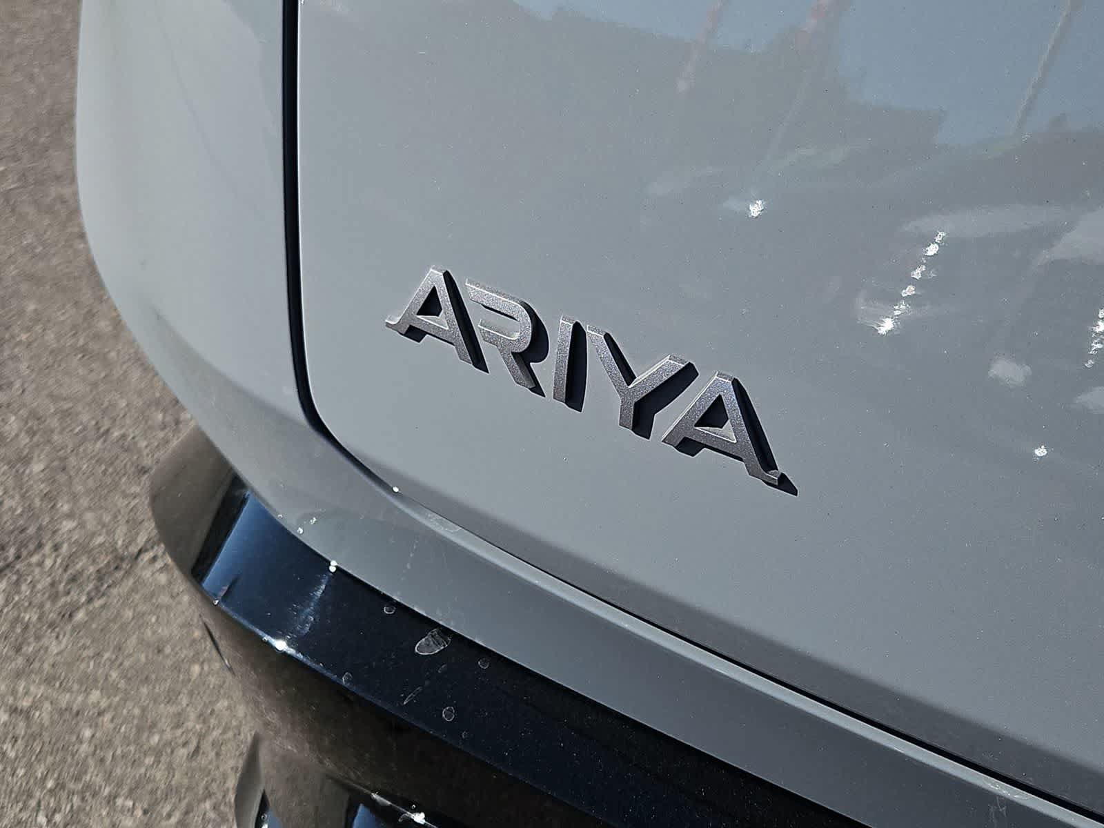 Used 2023 Nissan Ariya AWD/4WD image 13