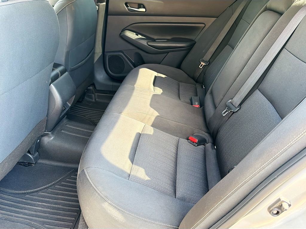 Used 2022 Nissan Altima 2.5 SV FWD image 26