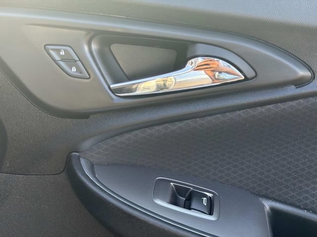 Used 2020 Chevrolet Malibu LT FWD image 18