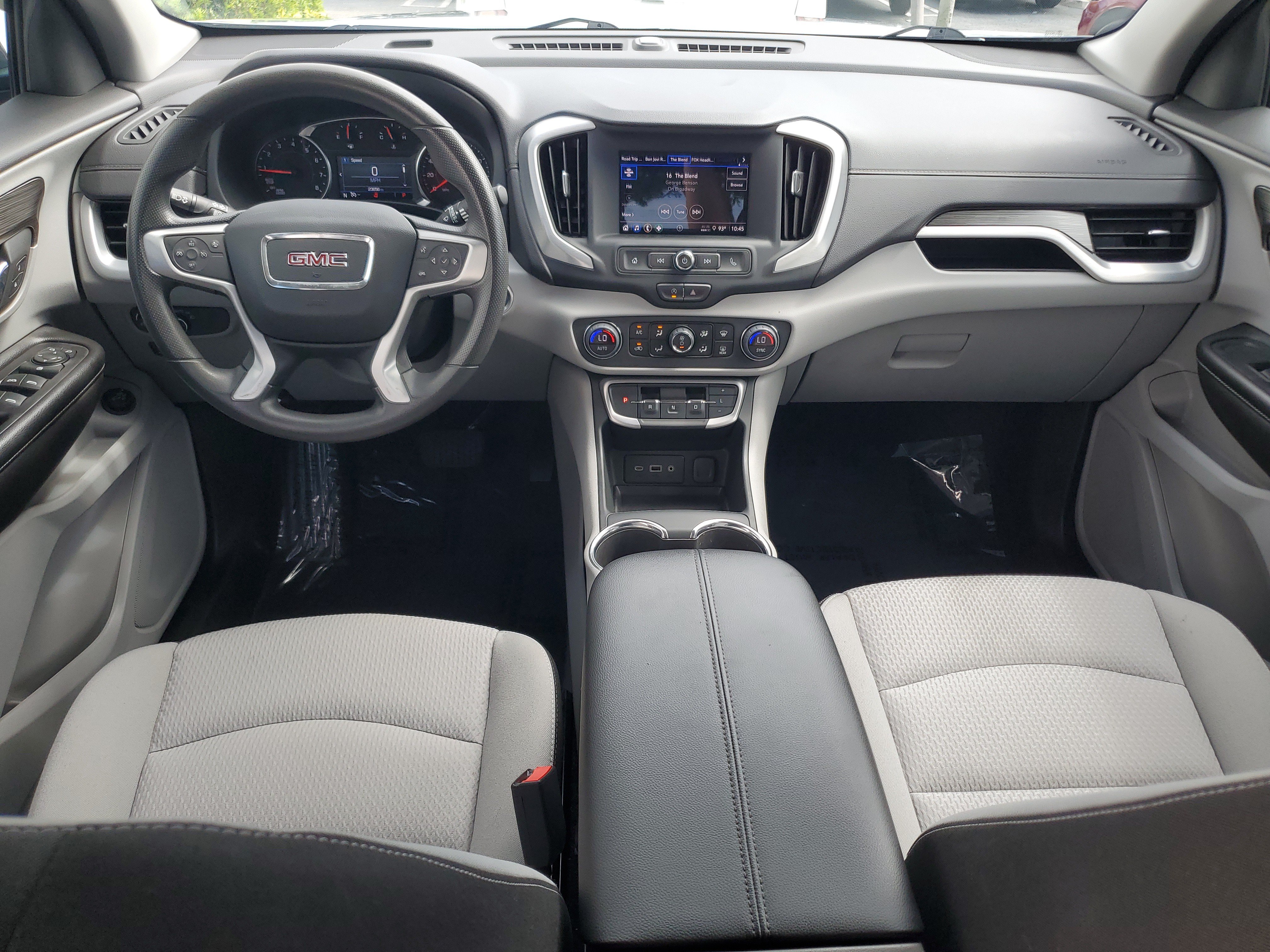 Used 2024 GMC Terrain SLE w/ Driver Convenience Package FWD image 17