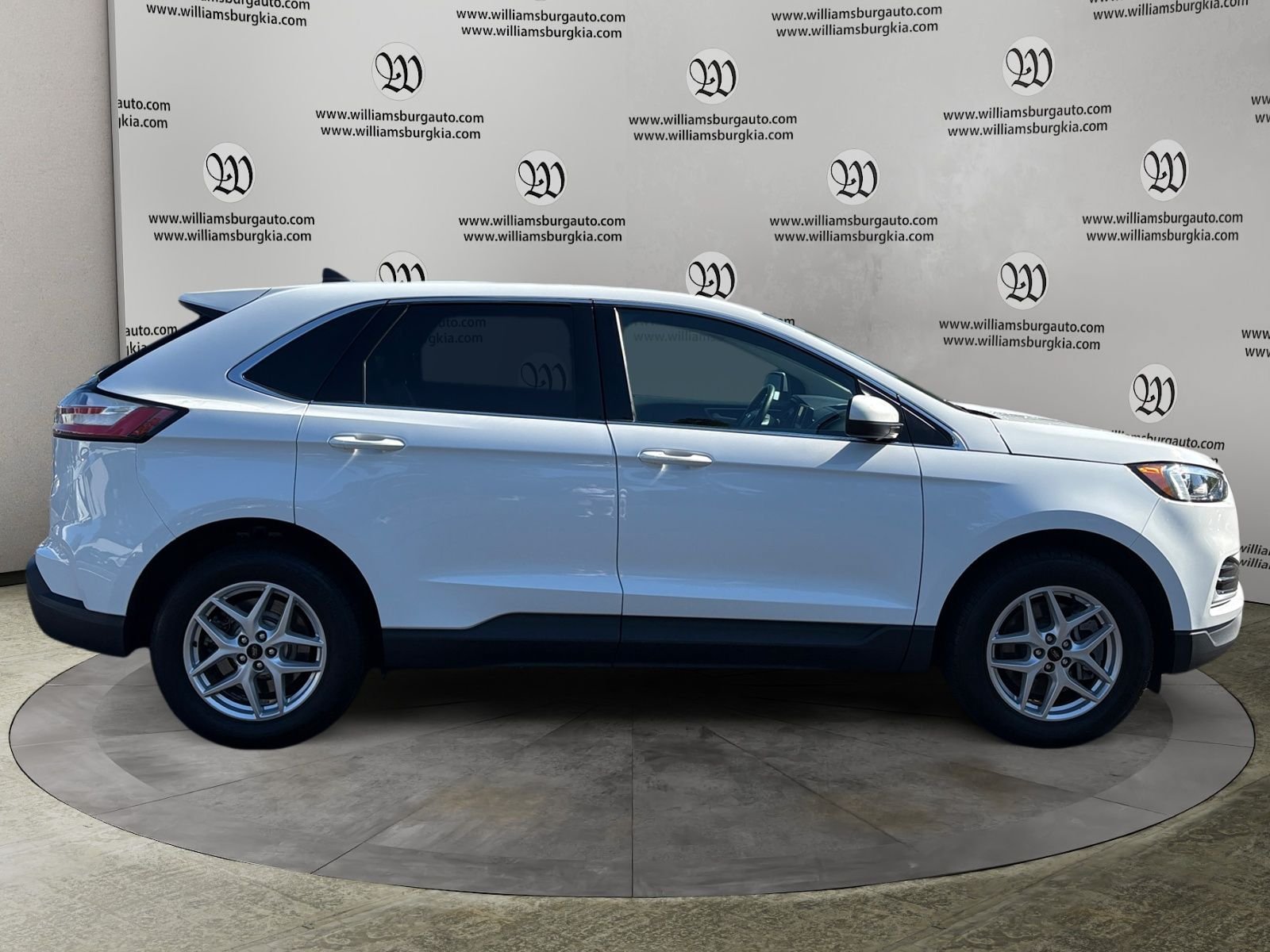 Used 2024 Ford Edge SEL AWD/4WD image 6