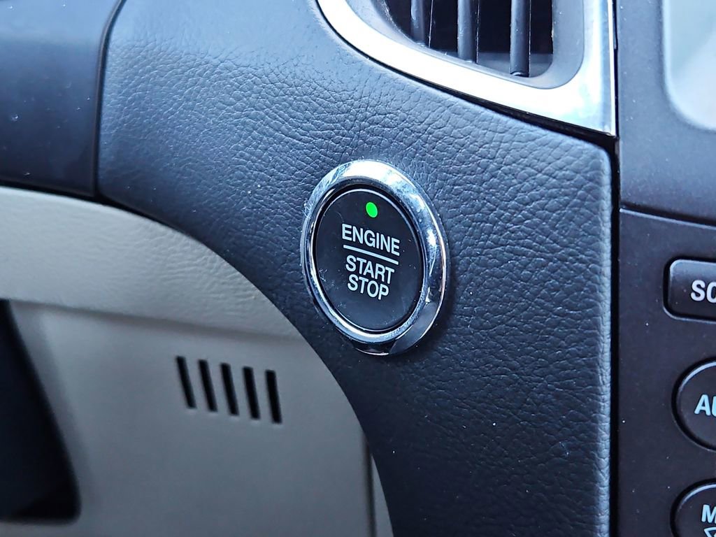 Used 2019 Ford Edge Titanium w/ Equipment Group 301A image 16