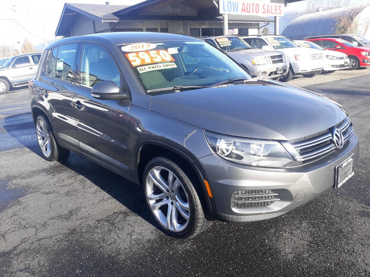Used 2013 Volkswagen Tiguan S image 3