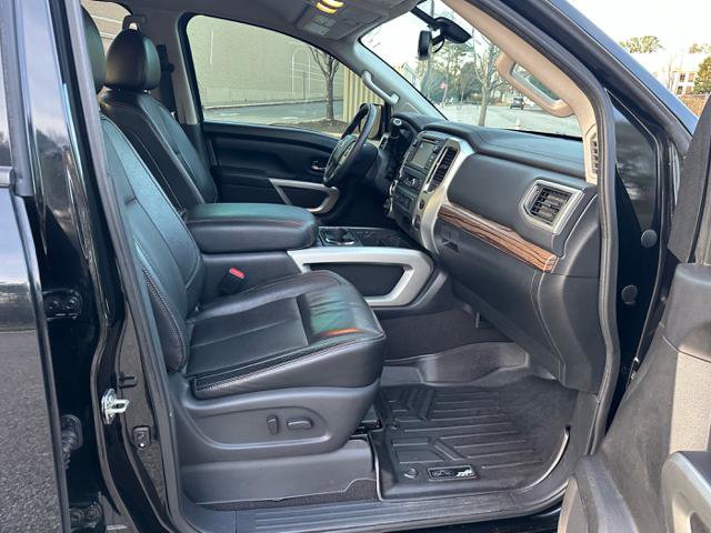 Used 2017 Nissan Titan SL image 17
