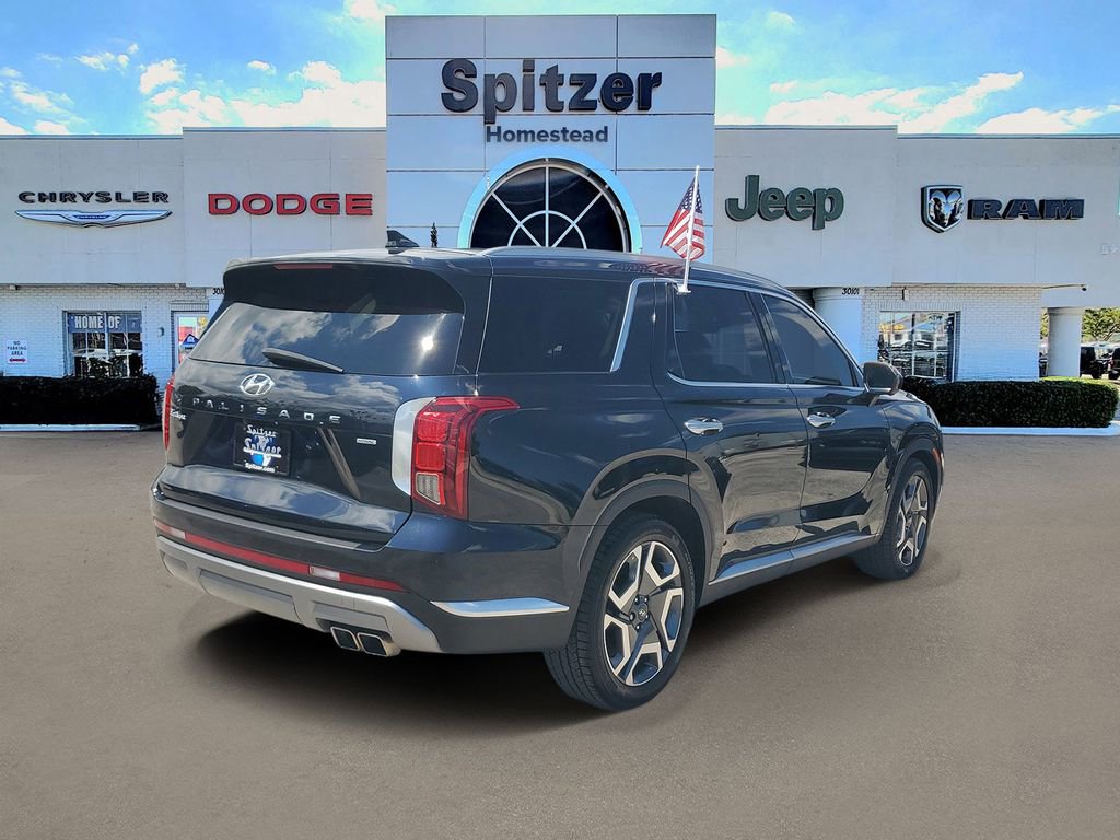 Used 2023 Hyundai Palisade Limited w/ Cargo Package AWD/4WD image 2