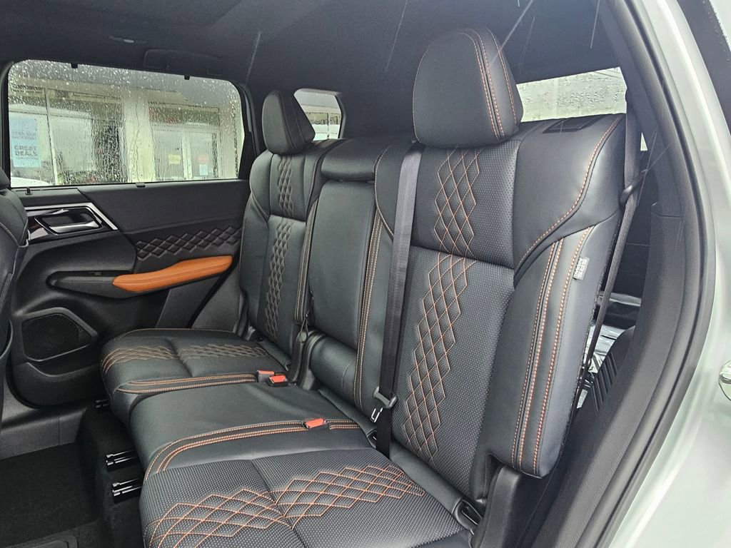 New 2025 Mitsubishi Outlander SEL image 12