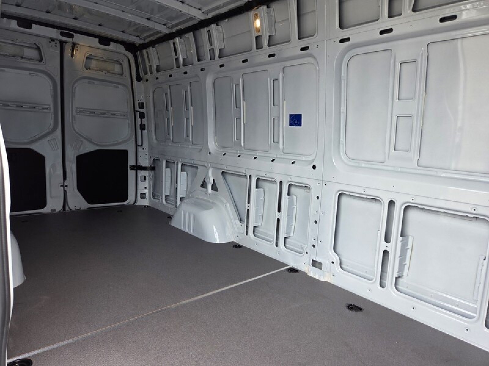 New 2025 Mercedes-Benz eSprinter 170 Cargo image 16