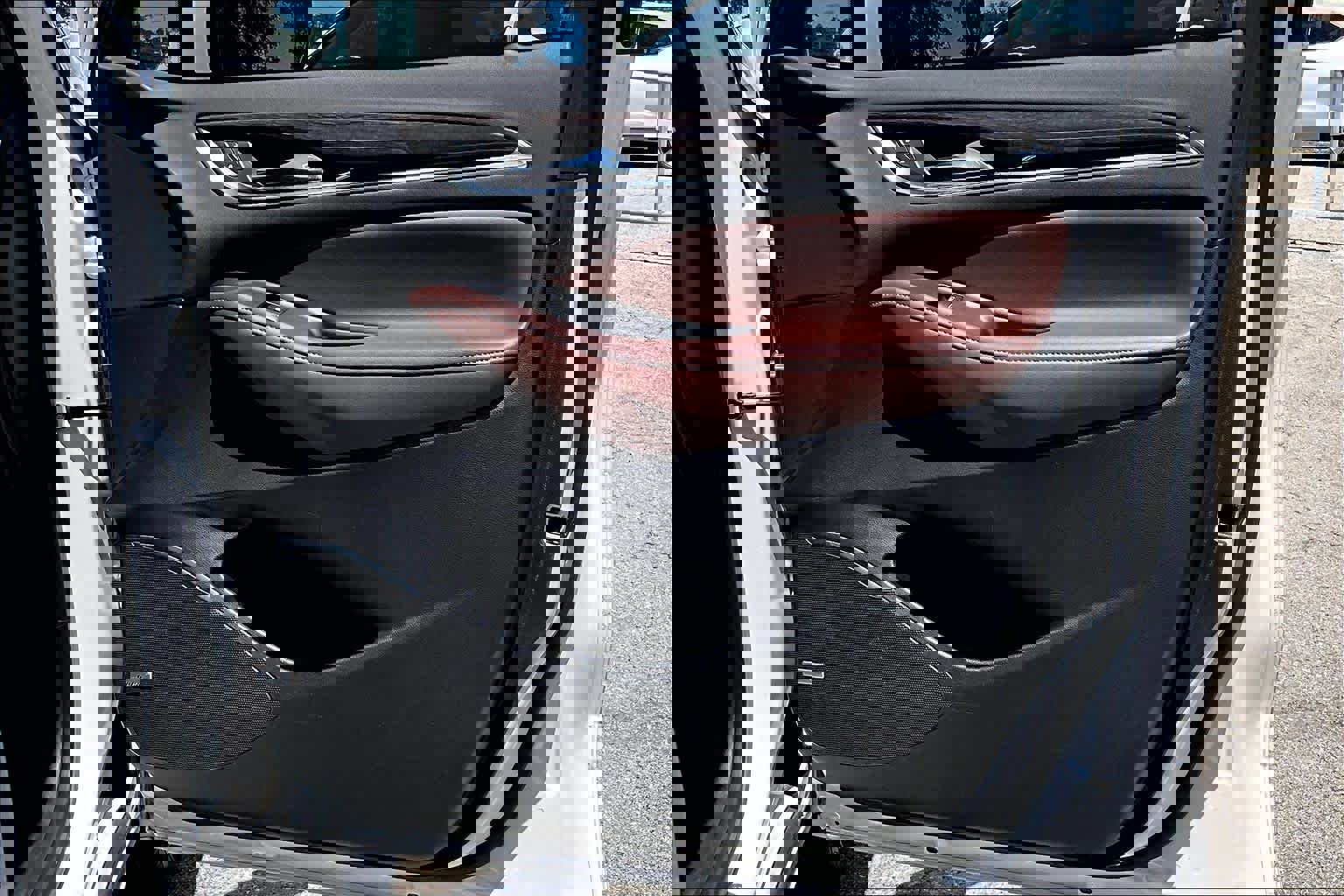 Used 2021 Buick Enclave Avenir w/ Avenir Technology Package FWD image 27