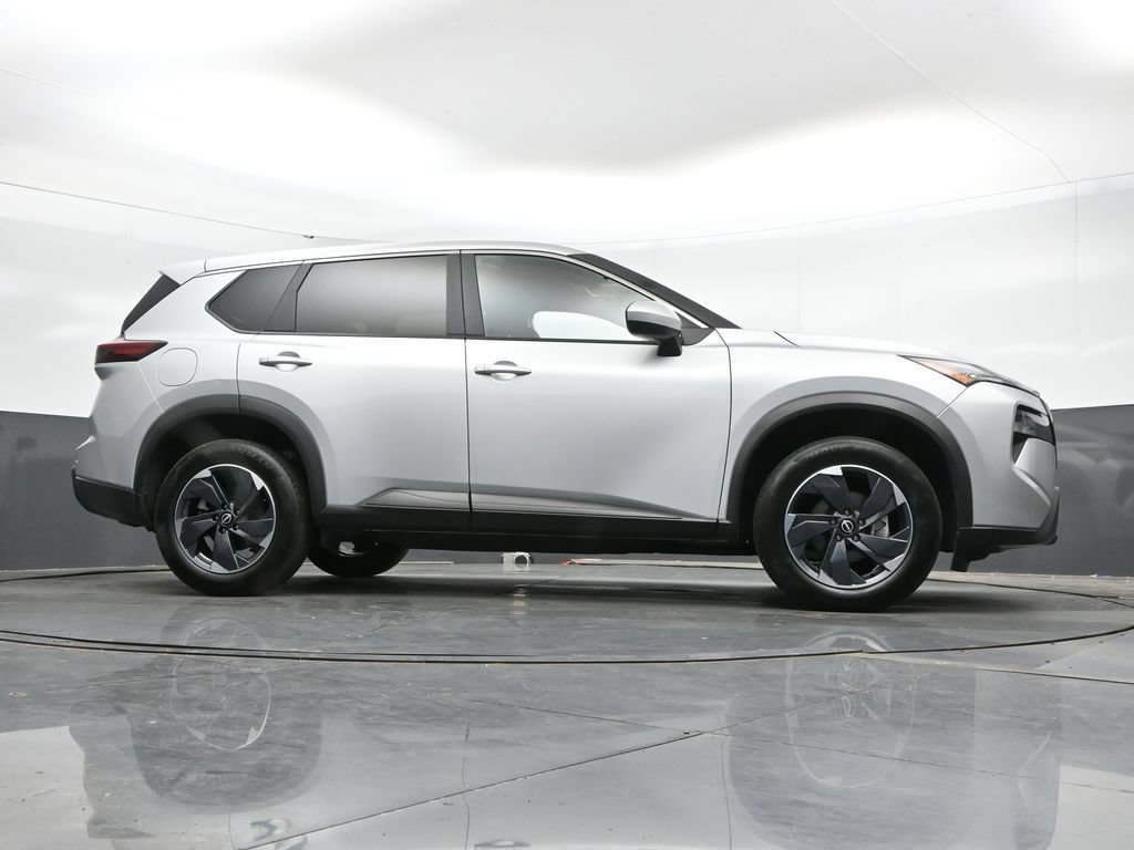 Used 2025 Nissan Rogue SV AWD/4WD image 43