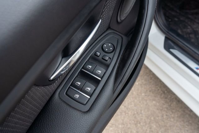 Used 2018 BMW M3 image 19