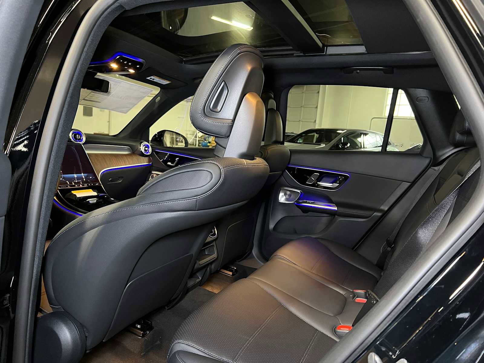 New 2025 Mercedes-Benz GLC 300 4MATIC image 17