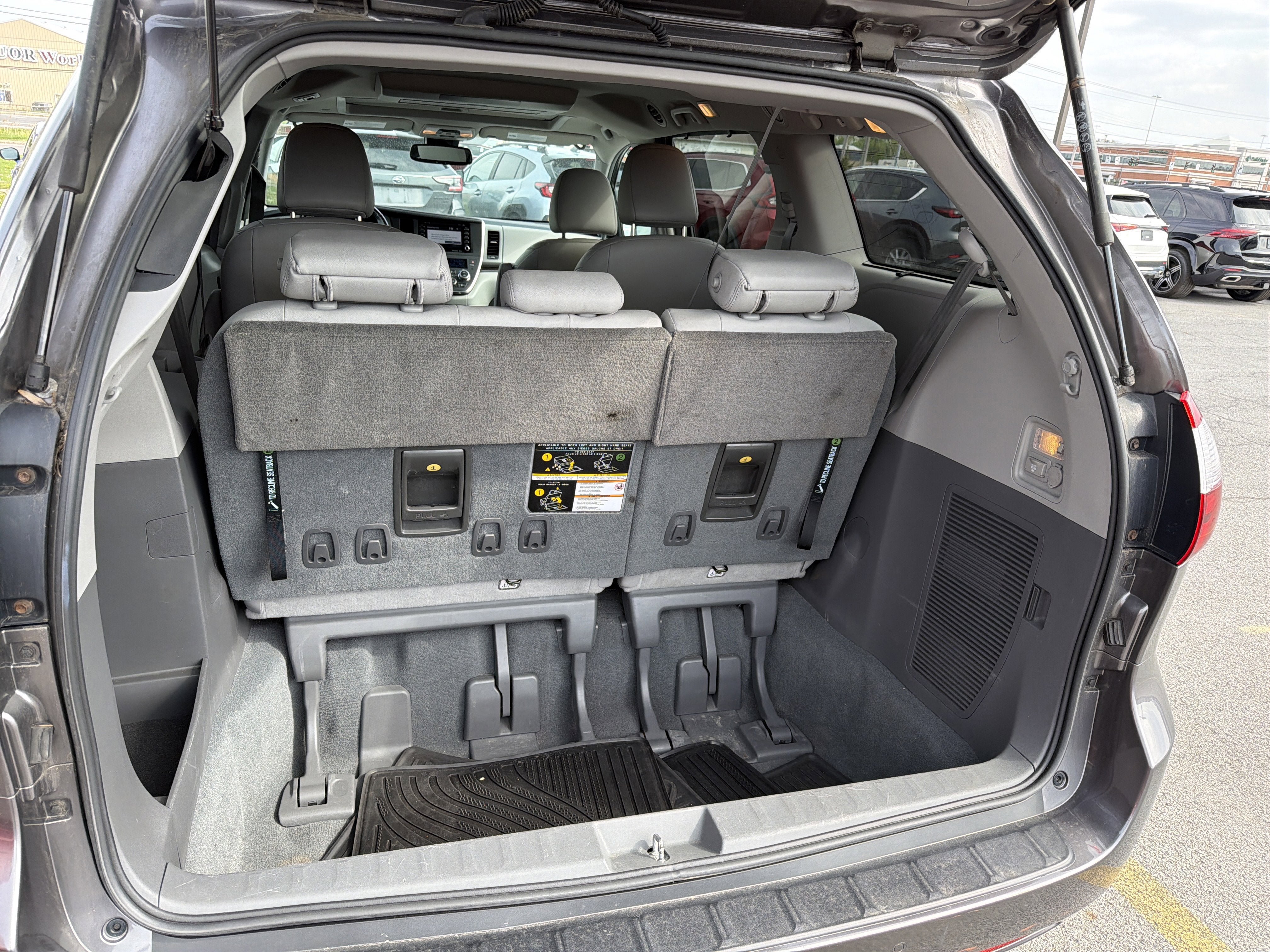 Certified 2019 Toyota Sienna XLE Premium AWD/4WD image 33