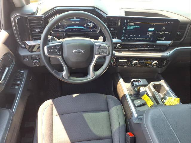Used 2025 Chevrolet Silverado 1500 LT Trail Boss w/ Convenience Package II AWD/4WD image 10