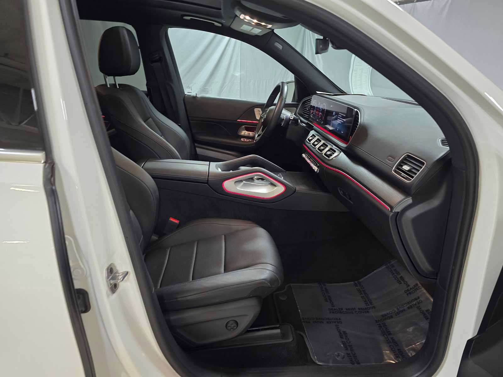 Used 2024 Mercedes-Benz GLS 450 4MATIC image 11