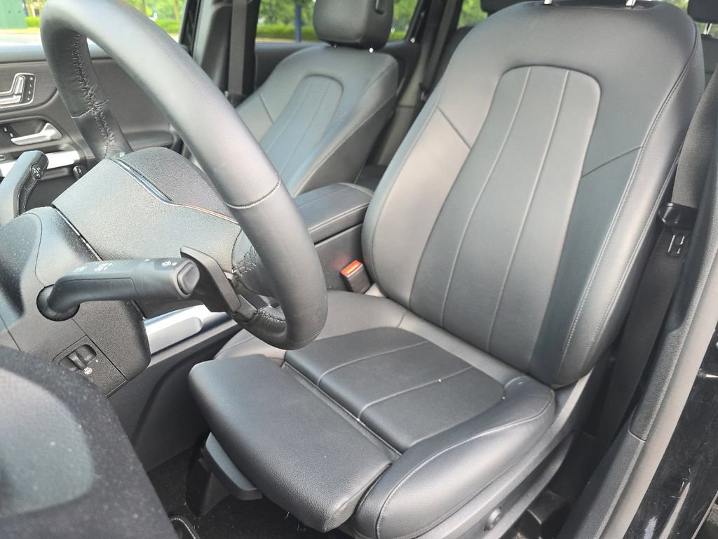 Certified 2023 Mercedes-Benz GLB 250 4MATIC image 23