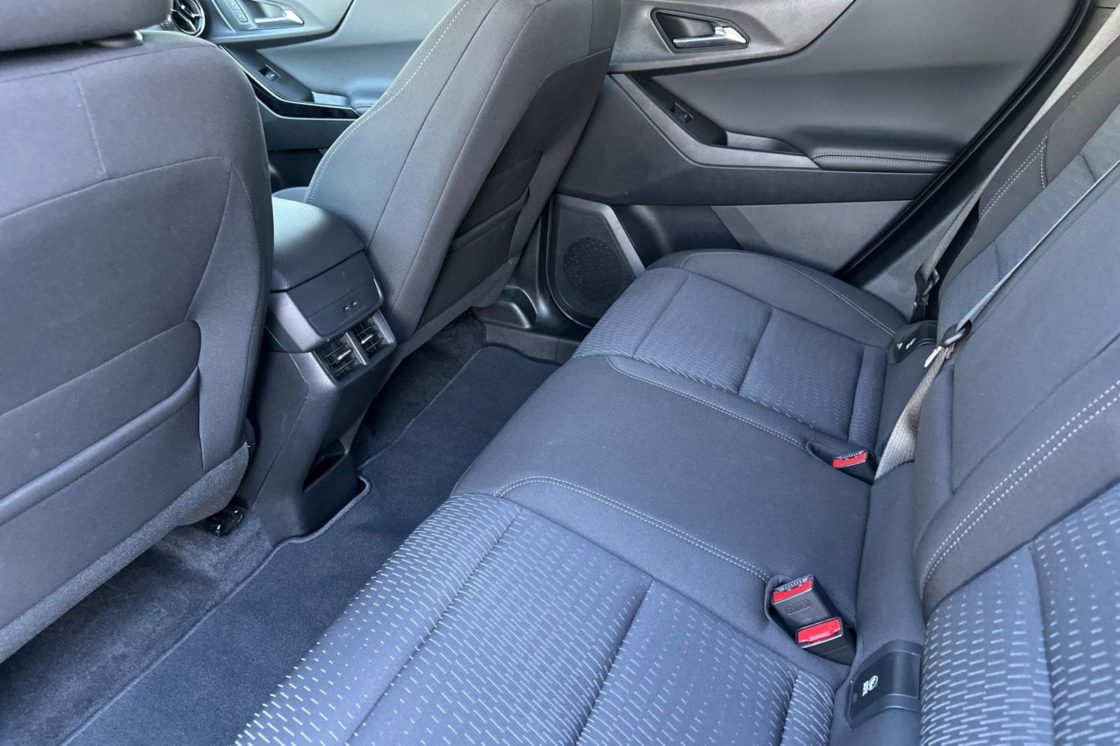 Certified 2025 Chevrolet Equinox LT w/ Safety and Technology Package image 12