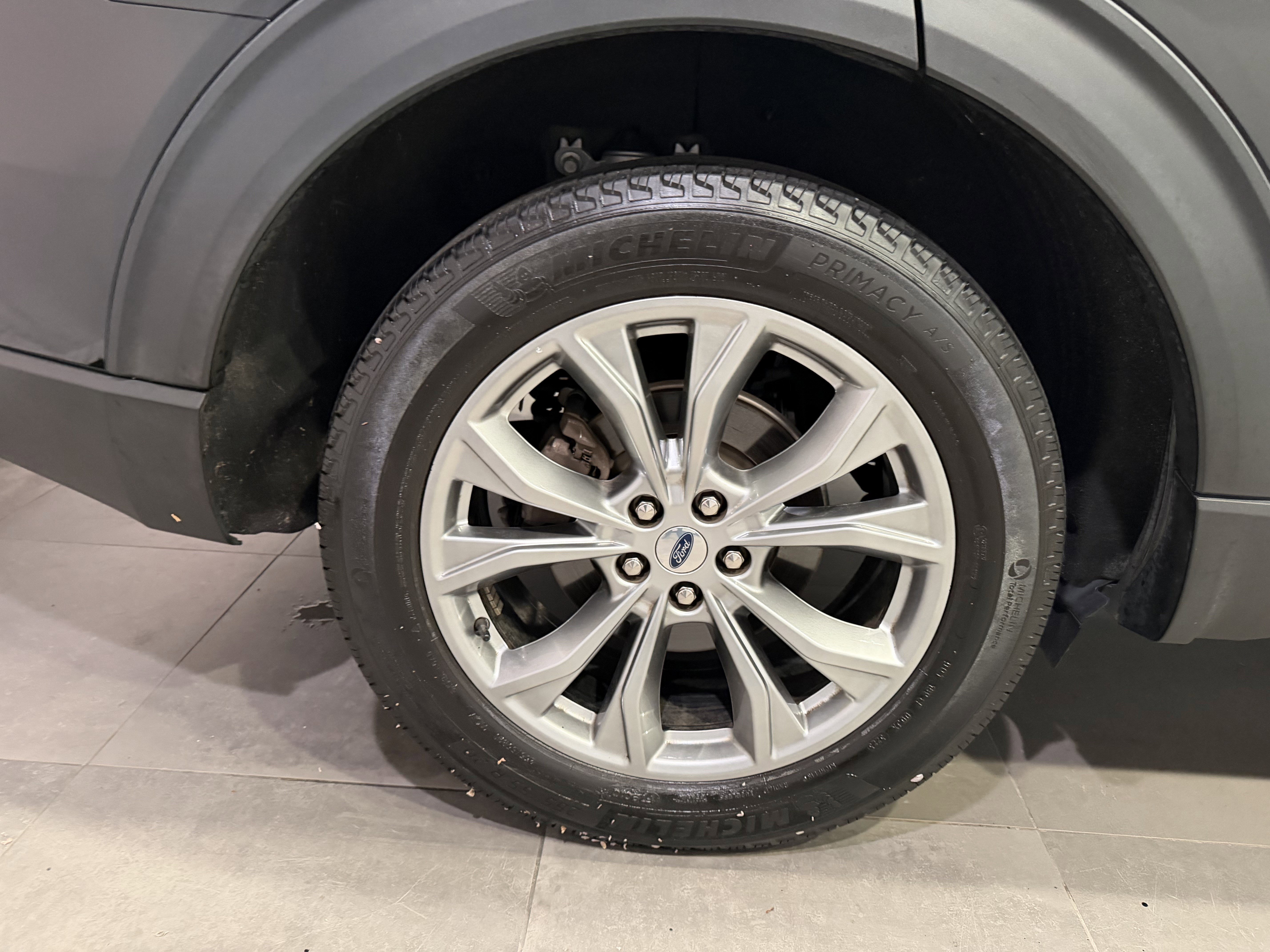 Used 2023 Ford Explorer Limited w/ Limited Technology Package AWD/4WD image 9