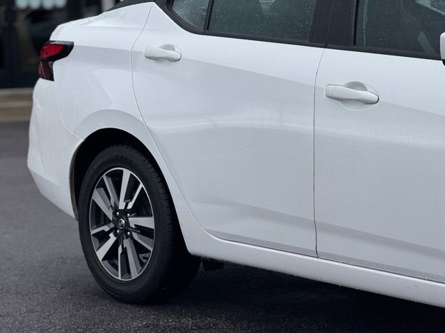 Used 2022 Nissan Versa SV image 5