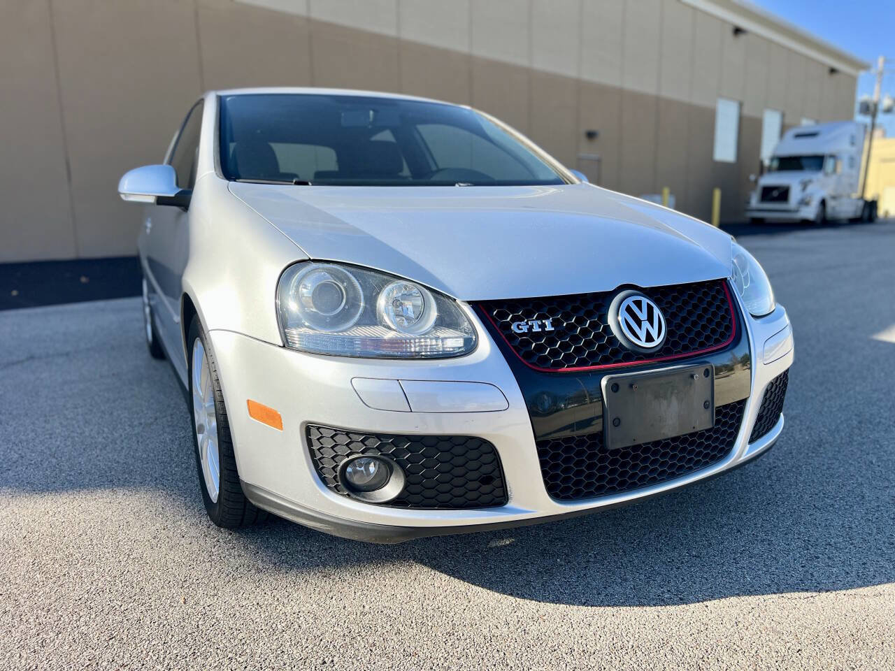 Used 2007 Volkswagen GTI 2-Door image 12