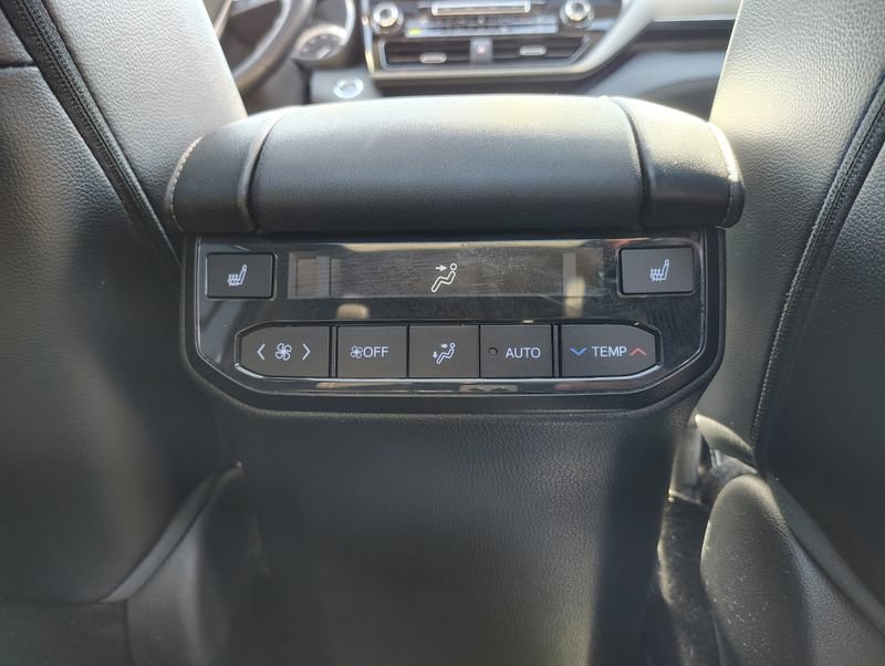Used 2022 Toyota Highlander Platinum AWD/4WD image 22