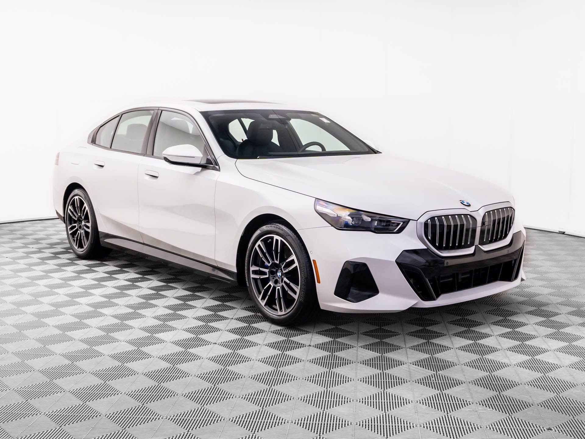 Certified 2026 BMW 530i xDrive AWD/4WD image 8