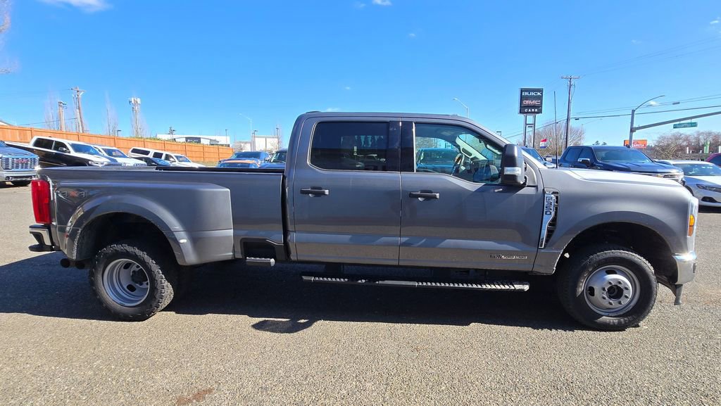 Used 2024 Ford F350 XLT image 2