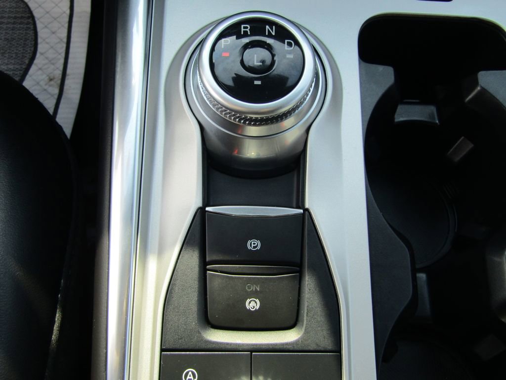 Used 2024 Ford Explorer XLT w/ Equipment Group 202A AWD/4WD image 30