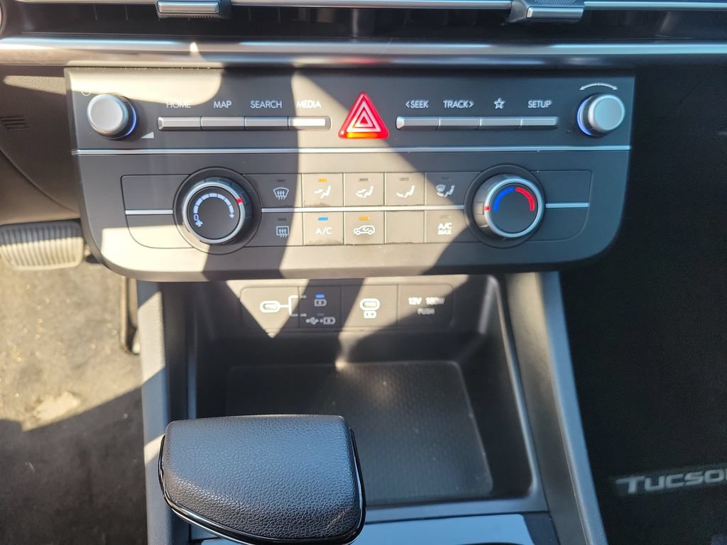 Used 2025 Hyundai Tucson SE FWD image 33