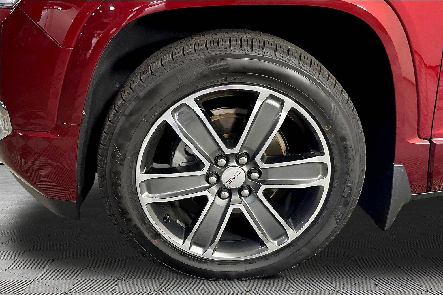 Used 2018 GMC Acadia Denali w/ Technology Package AWD/4WD image 35