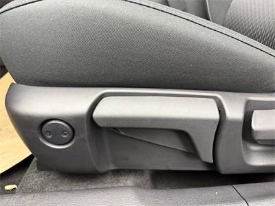 New 2026 Mitsubishi Outlander ES image 13